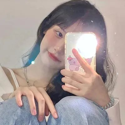 三个带面纱的女子